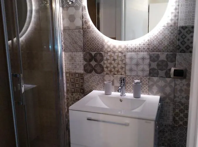 Reina Alojamento de Acomodação e Pequeno-almoço 3*